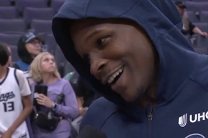 贈(zèng)送球迷球衣！華子：當(dāng)年雷霆KD來我家鄉(xiāng)比賽 我也曾想要他球衣