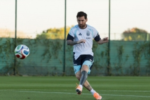 梅西出鏡！阿根廷國家隊官推曬照：全隊已抵達西班牙阿利坎特集訓(xùn)