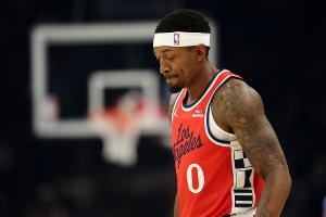 你這屁股到底咋啦？比爾因臀部傷勢繼續(xù)休戰(zhàn) 小卡也不打 哈登單核