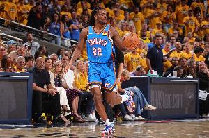 卡魯索轉(zhuǎn)發(fā)！卡森·華萊士對位莫蘭特&庫里&東契奇 三人共51中14