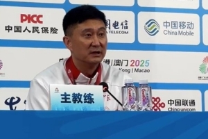 沈梓捷：冠軍照片能不能掛在球館里？杜鋒：當(dāng)然 掛100年