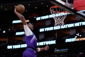 【菜鳥】5號(hào)秀貝利21分5板3助2斷&連場(chǎng)砍20+ 馬盧阿奇2分2板2帽