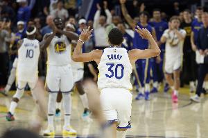 鍵盤俠|庫里若有巨星哨就是GOAT！庫日天的勇士是年輕強(qiáng)隊(duì)試金石