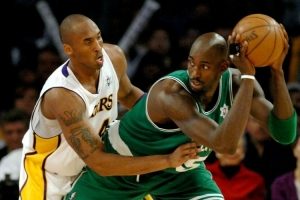 楊毅：09-10黃綠大戰(zhàn)強度是我心中的第一 比賽開始就排山倒海抱摔