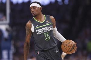 華子：麥丹在休賽期進步太大了 只要他參與進攻就對球隊有益