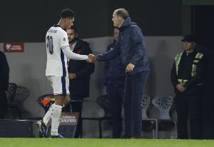 郵報：圖赫爾避免貝林吃二黃很明智，但貝林仍振臂怒目不滿被換下