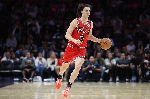 漸入佳境！吉迪半場8中4拿到12分3板4助1斷 首節(jié)3中0&次節(jié)5中4