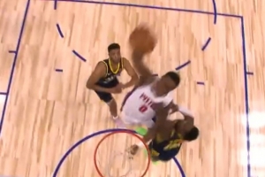 致敬小喬丹！杜倫空接超級戰(zhàn)斧隔扣馬瑟林 全場被點燃