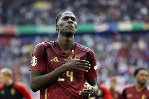 外媒：阿馬杜·奧納納買不到47碼球鞋，比利時足協(xié)員工坐飛機送