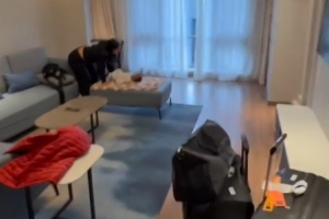 租金多少？杰曼曬首鋼為他全家準(zhǔn)備的公寓：兩室兩廳兩衛(wèi)開放廚房