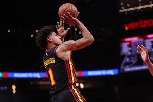 亞特蘭大新世代鷹王！周最佳杰倫·約翰遜砍下25分8板9助3斷1帽！