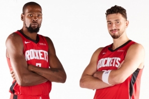 火箭官方：火蜜們 來給杜蘭特+申京組合取個名吧？