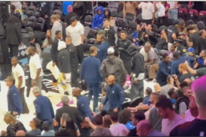 巴特勒輸球后沒有和任何熱火老隊(duì)友握手致意直接離場(chǎng)