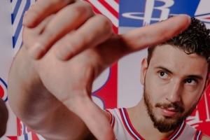 鍵盤(pán)俠|申京大腚懟暈?zāi)祭铮??1月時(shí)竟有專(zhuān)家想送走申京留綠皇