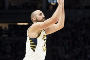 攻防都奇兵！赫夫替補(bǔ)27分鐘 13中7&三分9中4砍20分5板4助3帽