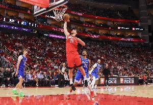 ??申京連續(xù)三場(chǎng)至少25分10板5助 火箭隊(duì)史首人