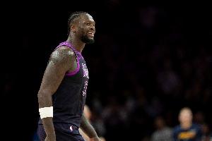 罰球差距不?。∩掷?2罰23中&蘭德爾13中9 奇才僅12罰9中