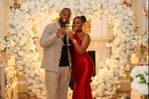 事業(yè)愛情雙豐收！伯恩茅斯邊鋒塞梅尼奧求婚成功，社媒曬甜蜜照