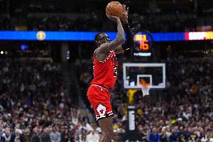 也不咋好！杰倫·史密斯替補12分鐘 6中2&三分4中1拿到5分2帽