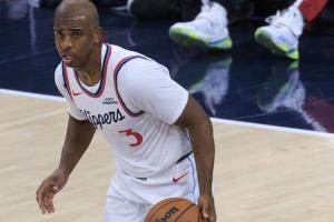 南村群童欺我老無力！保羅弧頂擋拆球被直接捅掉 貝恩笑納快攻