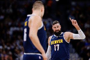 瓦蘭：若遇到合適對手我和約基奇的雙塔能奏效 但追著后衛(wèi)跑不好