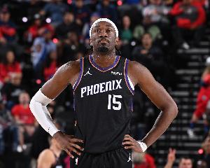 這賽季會(huì)比較常見(jiàn)！馬威掩護(hù)后下順 起飛接布克吊傳空接暴扣！