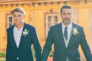 評(píng)論員：布馮之子之所以選擇為捷克出戰(zhàn)，是因?yàn)閷?duì)他職業(yè)發(fā)展更好