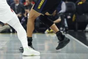 庫里比賽穿李寧！這是他離開UA后首次在比賽中穿的非UA鞋！