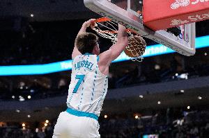 【菜鳥】克尼佩爾26分6三分 奎因20分9板 弗拉格15投12分7板