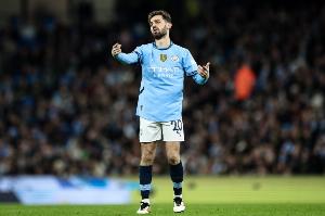 可愛??BBC記者：瓜迪奧拉在場邊發(fā)指令，B席說：誰？我？