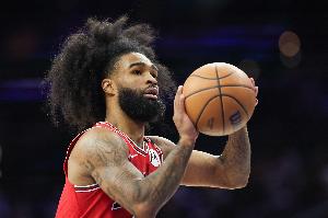 這球麥迪球迷熟！科比·懷特晃起麥科勒姆 對抗出手打成3+1