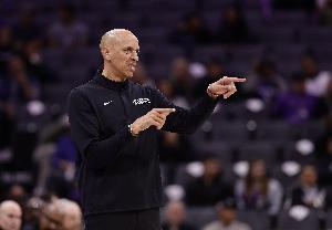 國王主帥：我們確實(shí)非常需要這場勝利 這是一場極致的的團(tuán)隊(duì)勝利