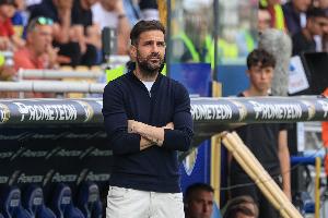 小法：迪奧帶傷被塞內(nèi)加爾征召結(jié)果現(xiàn)在又傷了，他不該參加非洲杯