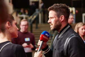 小雷：現(xiàn)在的利物浦本是我上賽季初預(yù)料的，他們會(huì)找回狀態(tài)的