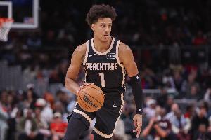 杰倫·約翰遜單場25分10助0失誤 1999年以來達此數(shù)據(jù)最年輕前鋒