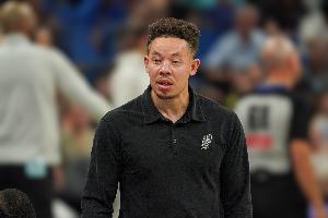 咋回事？馬刺本賽季打太平洋賽區(qū)球隊1勝5負 打其他球隊10勝0負