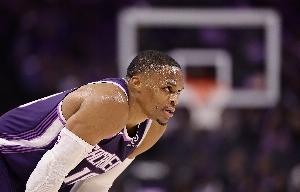 手感全無！威少半場(chǎng)5中0未得分僅拿3板3助 正負(fù)值-14最低