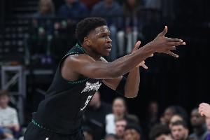 淪為空砍！愛德華茲29中16轟下43分7板4助3斷1帽 加時(shí)賽8分