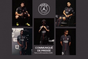 巴黎公布本賽季第四款球衣：黑色主調(diào)，搭配炭灰色和玫瑰色漸變