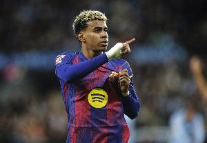 每體：亞馬爾ins沒(méi)關(guān)注梅西且不點(diǎn)贊，引發(fā)球迷對(duì)二人關(guān)系猜測(cè)