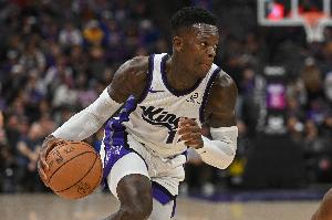 串聯(lián)可以！施羅德半場(chǎng)送7助攻 4中2貢獻(xiàn)4分3籃板