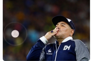 馬拉多納去世五周年??阿根廷媒體TYC發(fā)文緬懷：每天都在想念你