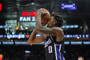 末節(jié)13分+加時(shí)飛身單臂救球！蒙克貢獻(xiàn)22分2板2助 正負(fù)值+15！