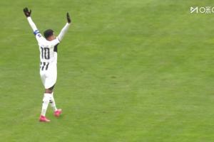 林皇白慶祝了！首爾外援禁區(qū)內(nèi)無人防守打飛，林加德捂臉不敢相信