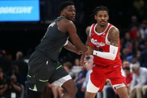 合同剩3年超1.265億~森林狼有意莫蘭特 槍王+華子的組合有搞頭？