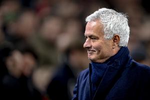 不容易！穆帥率本菲卡拿下賽季歐冠首勝，阿賈克斯5連敗仍墊底