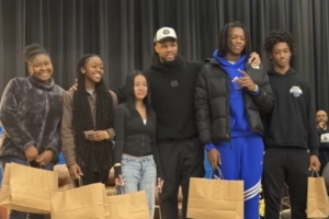 為家鄉(xiāng)九所高中每年提供2.5萬獎(jiǎng)學(xué)金！利拉德：很榮幸能幫助學(xué)生