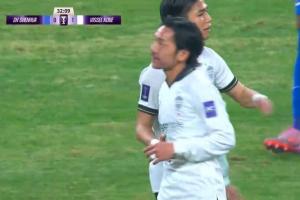 申花第30分鐘先丟一球，VAR核實不越位，申花0-1落后神戶