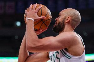 終結(jié)活塞13連勝！懷特：花園球館就為這樣的極致對(duì)決而生的