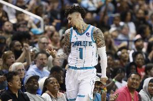 狀態(tài)全無！三球14中4&三分7中2拿到11分6板4助 出現(xiàn)4失誤5犯規(guī)